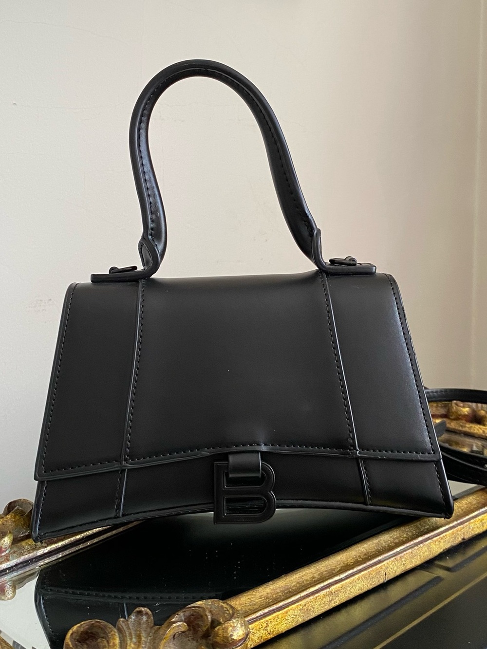 SHOULDER BAG